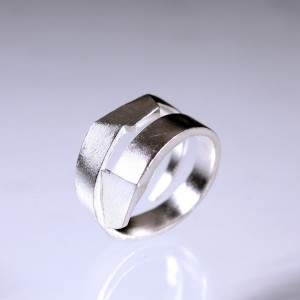 ANILLO ARTÍSTICO  OSCAR ABBA - TALLA PEQUEÑA